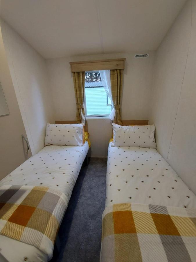 Woofles Luxury Caravan At Knaresborough Lido Eksteriør billede